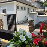 - Garden - Vendeghaz * Nesvady