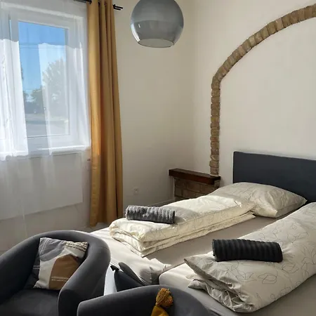 - Garden - Vendeghaz Apartment