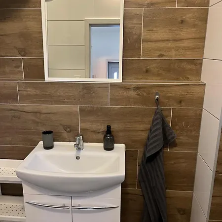 Apartment - Garden - Vendeghaz Nesvady