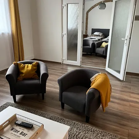 Apartment - Garden - Vendeghaz Nesvady