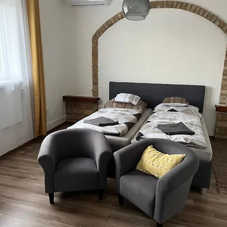 - Garden - Vendeghaz * Nesvady