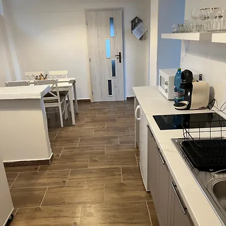 - Garden - Vendeghaz Apartment Nesvady