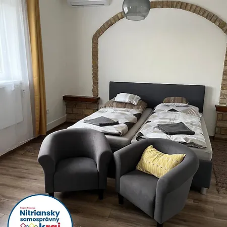 - Garden - Vendeghaz Apartment *